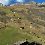 Casa Vanellus / / Val Lumnezia / Near Laax