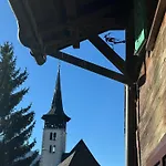 Casa Vanellus / / Val Lumnezia / Near Laax 度假居 *