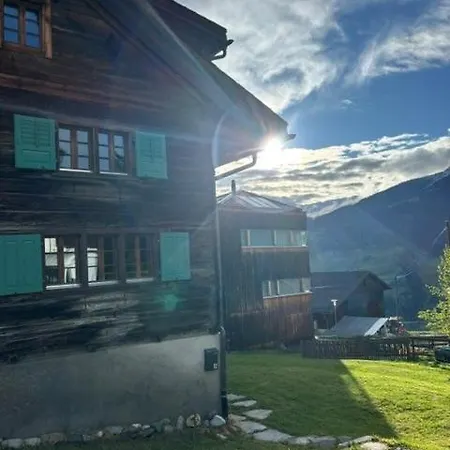 Casa Vanellus / / Val Lumnezia / Near Laax Dom wakacyjny