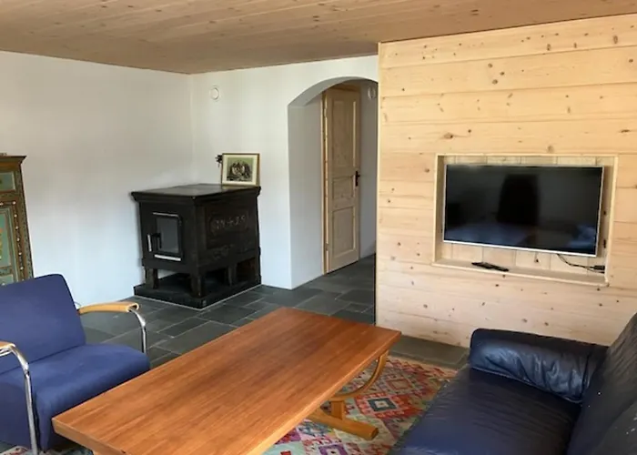 Casa de Férias Casa Vanellus / / Val Lumnezia / Near Laax *