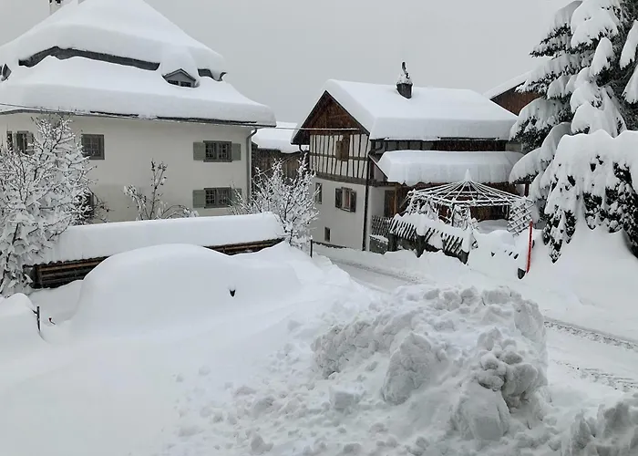 Casa de Férias Casa Vanellus / / Val Lumnezia / Near Laax *